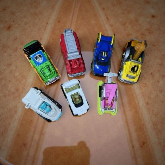 Paw Patrol Lot of 7 TRUE METAL Mighty Pups Diecast Cars Everest Tracker Rubble - Picture 3 of 3